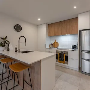  Holiday home Urban Nest - Entire Townhouse And Free Parking