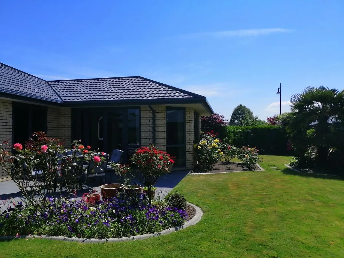Dom wakacyjny Perfect Home, Stunning Gardens - Aidanfield Gardens Bellissimo Christchurch